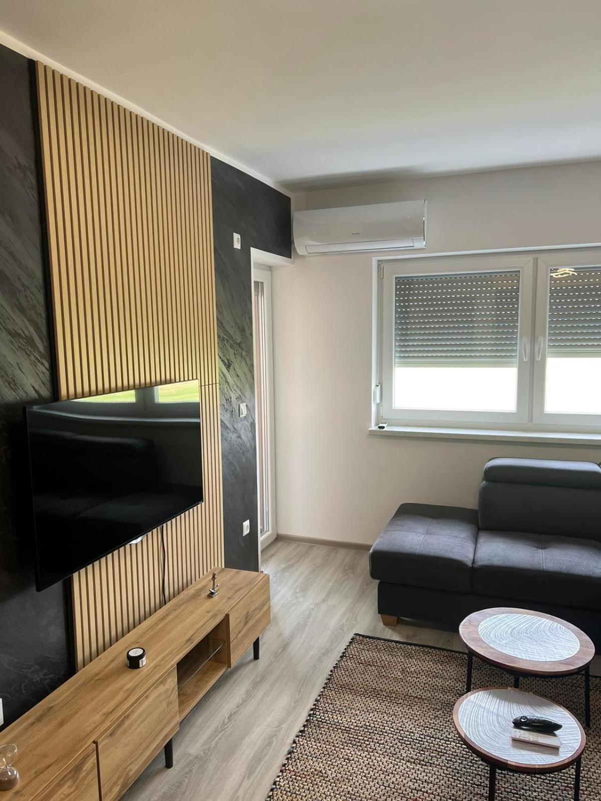 Una-no1 Apartment